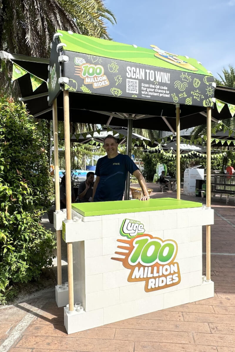 Market Stall with Canopy (Outdoors)
