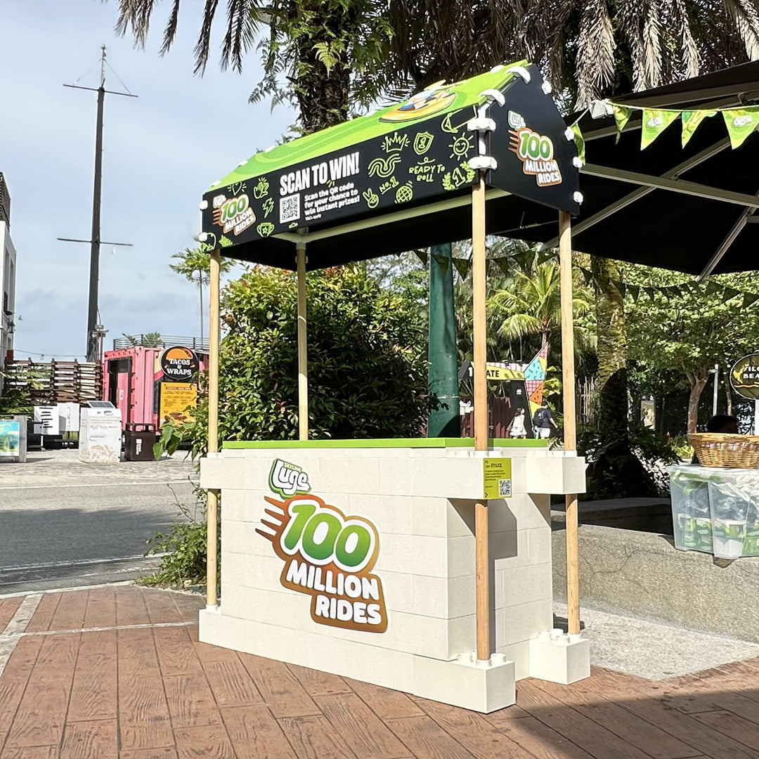 Market Stall with Canopy (Outdoors)