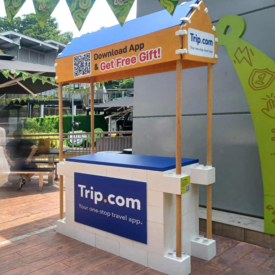 Market Stall with Canopy (Outdoors)